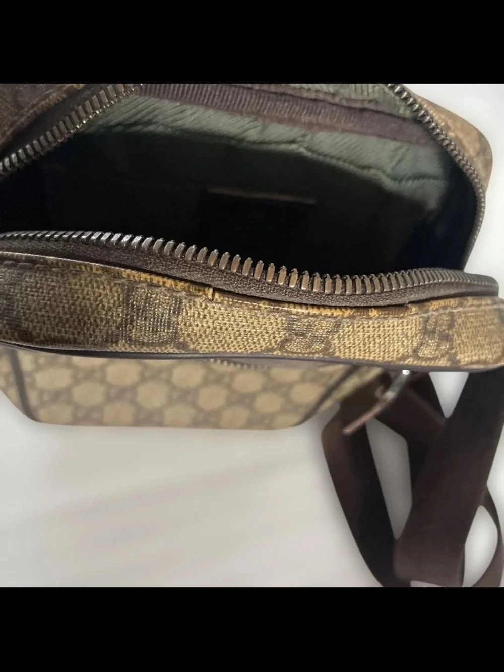 Gucci brown gg